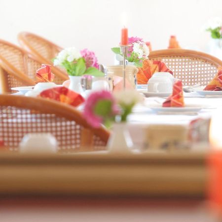 Hotel Reinhardtshof Garni Wolfschlugen エクステリア 写真
